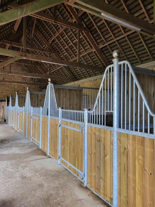 Gite Au Haras D'Agathe Et Ses Princes Les Barils 外观 照片